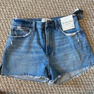 NWT Abercrombie The Mom Short